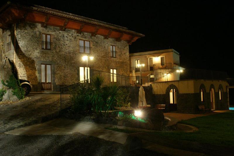 ザッフェラーナ・エトネーア Antico Borgo Petraliaゲストハウス エクステリア 写真