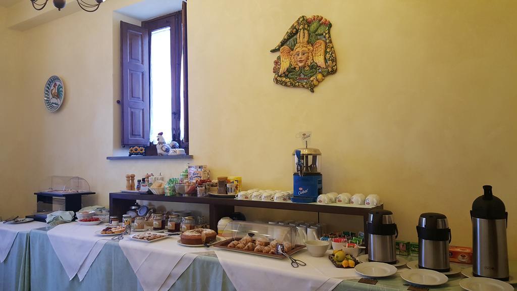 ザッフェラーナ・エトネーア Antico Borgo Petraliaゲストハウス エクステリア 写真